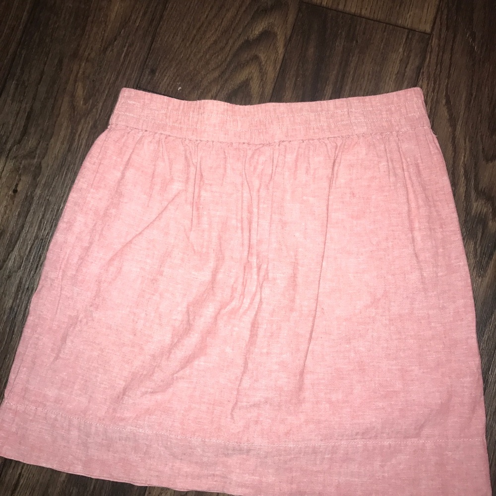 Loft Skirt with pockets size small :)